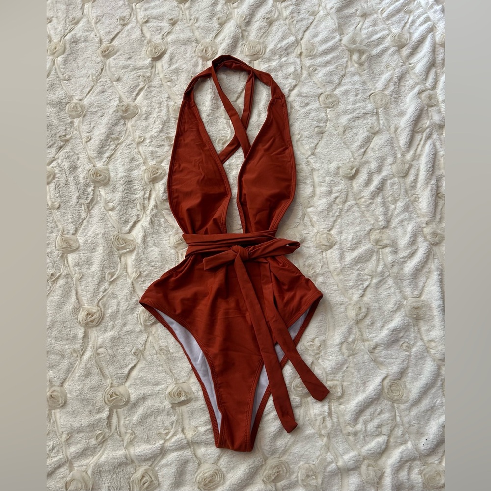 5 NEW Women’s One Piece Swimsuit Lot/Set! So CUTE! Stretch, Padded, Puckerbutt 🔥 - Picture 2 of 10